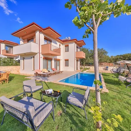 Spectacular With Private Pool And Amazing View Surrounded By Nature In Villa *