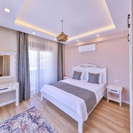 Spectacular With Private Pool And Amazing View Surrounded By Nature In Villa *