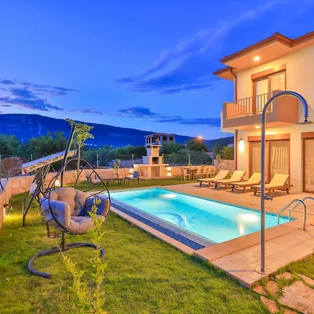 Spectacular With Private Pool And Amazing View Surrounded By Nature In Villa *