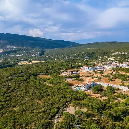 Spectacular With Private Pool And Amazing View Surrounded By Nature In